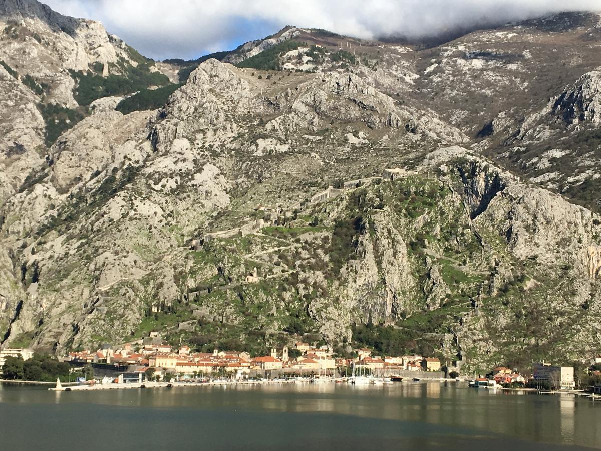 Apartment Fjord Waterfront Kotor Eksteriør bilde